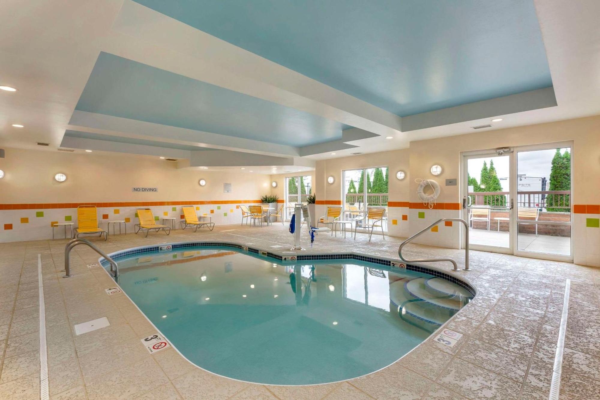 Comfort Inn & Suites Akron South Exteriér fotografie