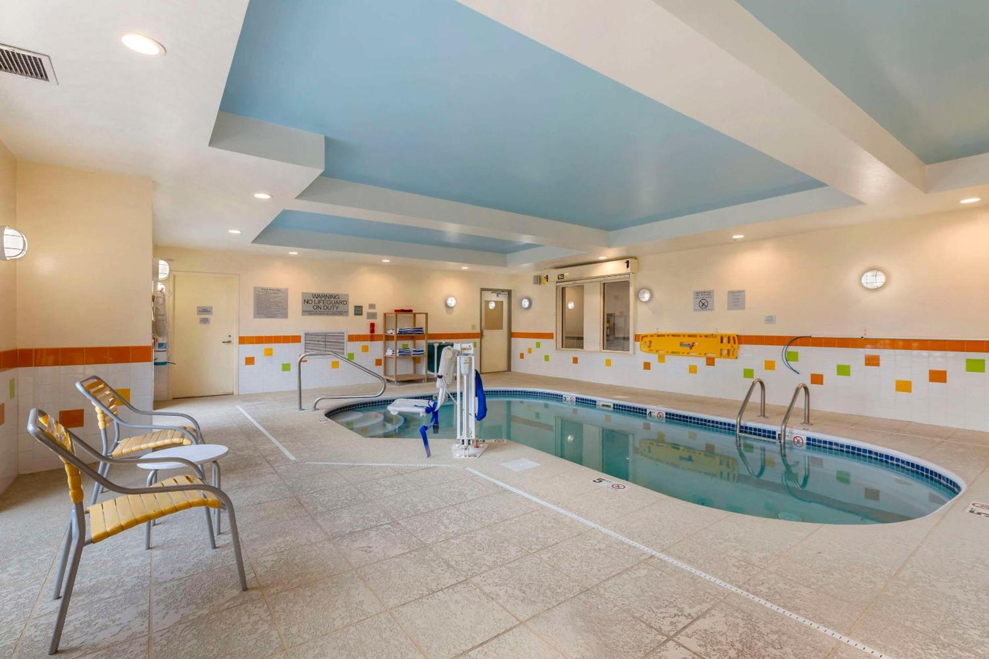 Comfort Inn & Suites Akron South Exteriér fotografie