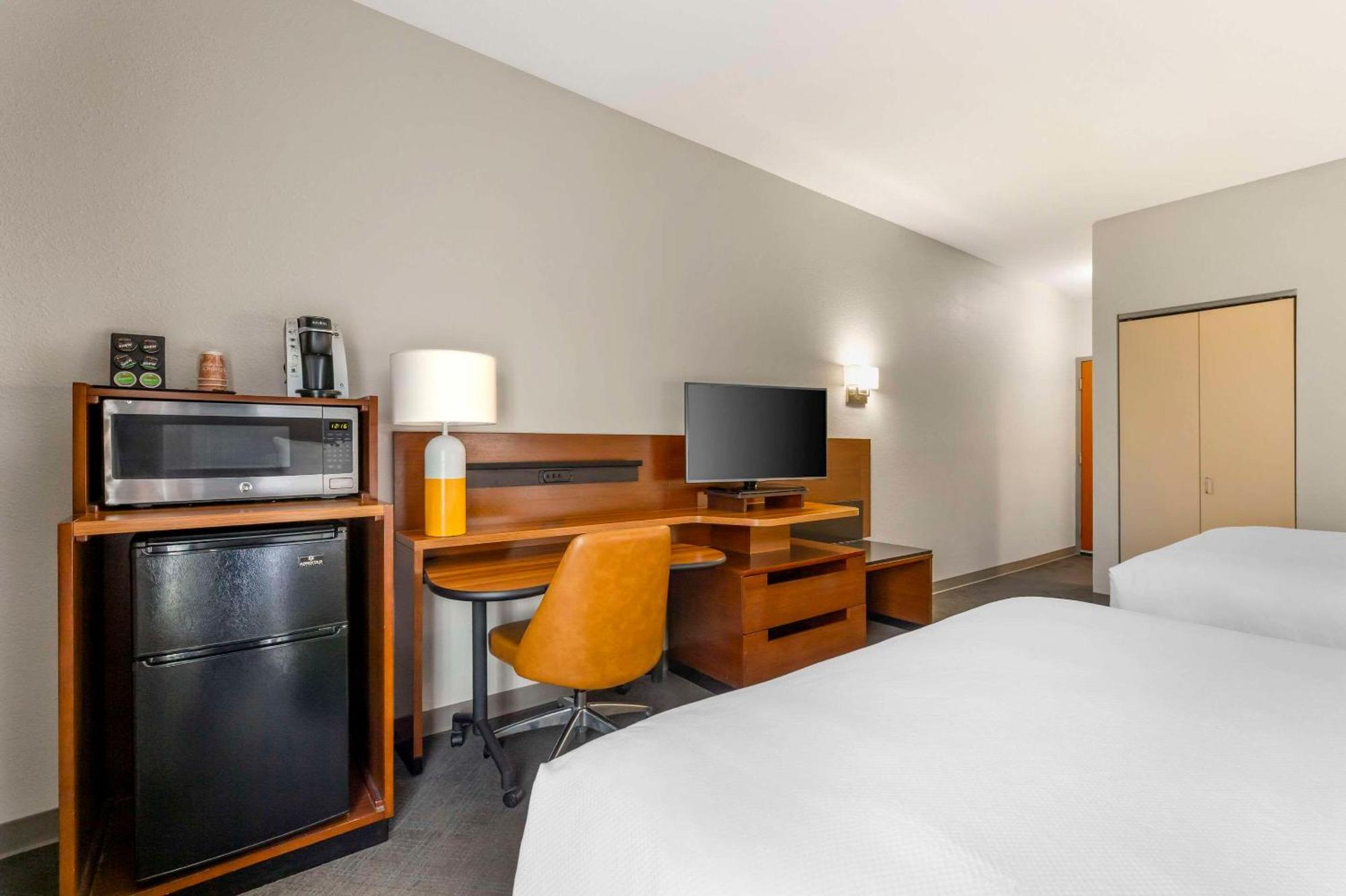 Comfort Inn & Suites Akron South Exteriér fotografie