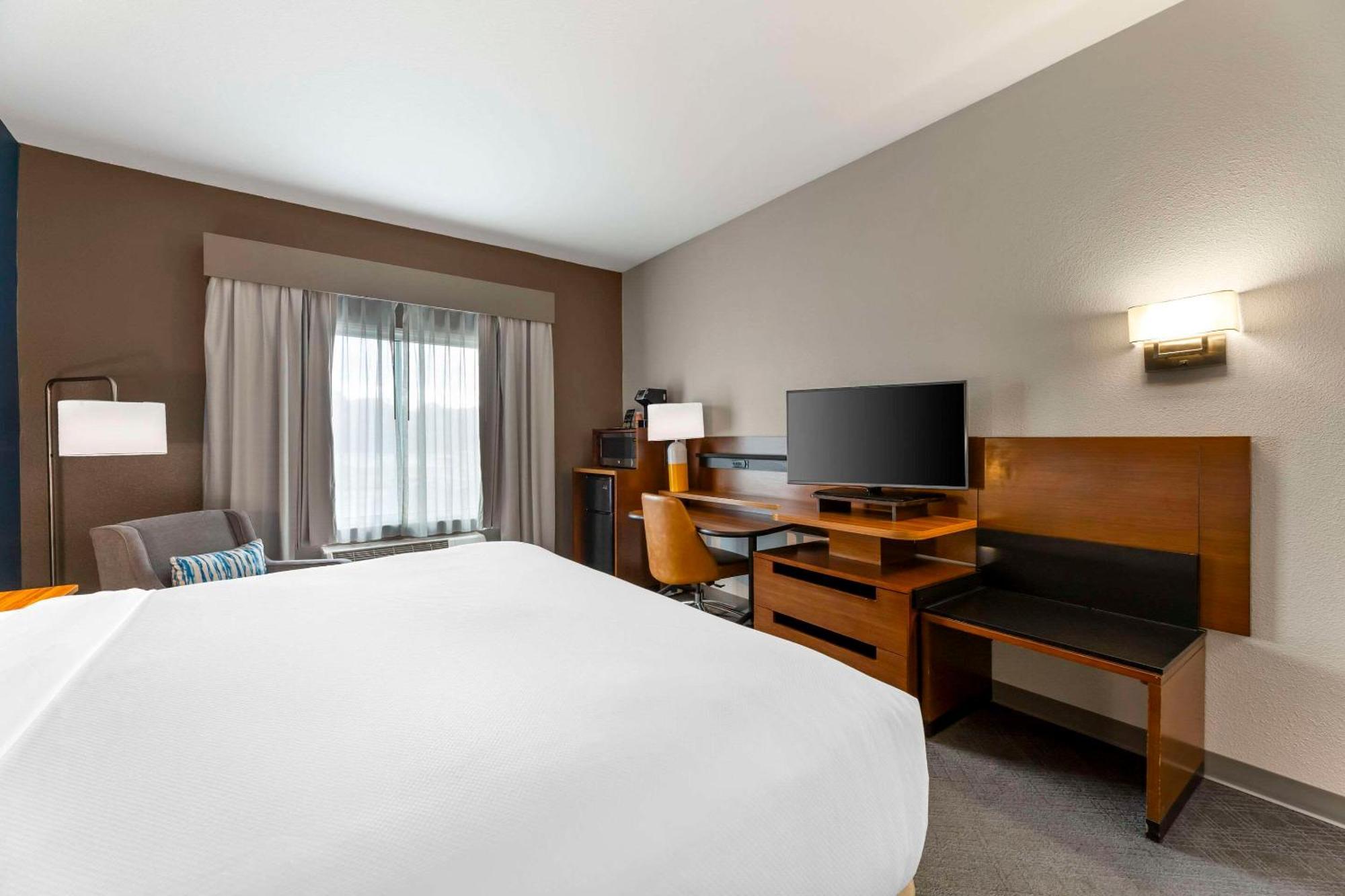 Comfort Inn & Suites Akron South Exteriér fotografie