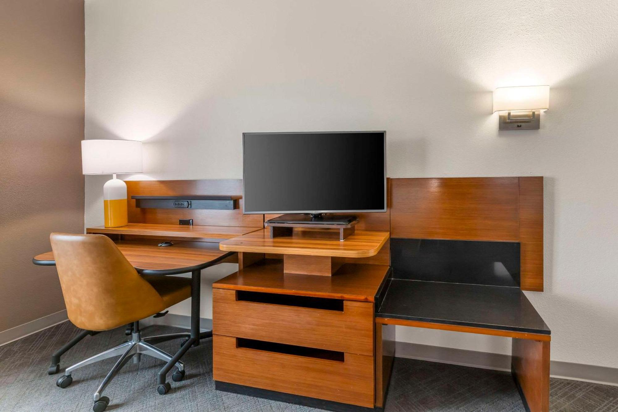 Comfort Inn & Suites Akron South Exteriér fotografie