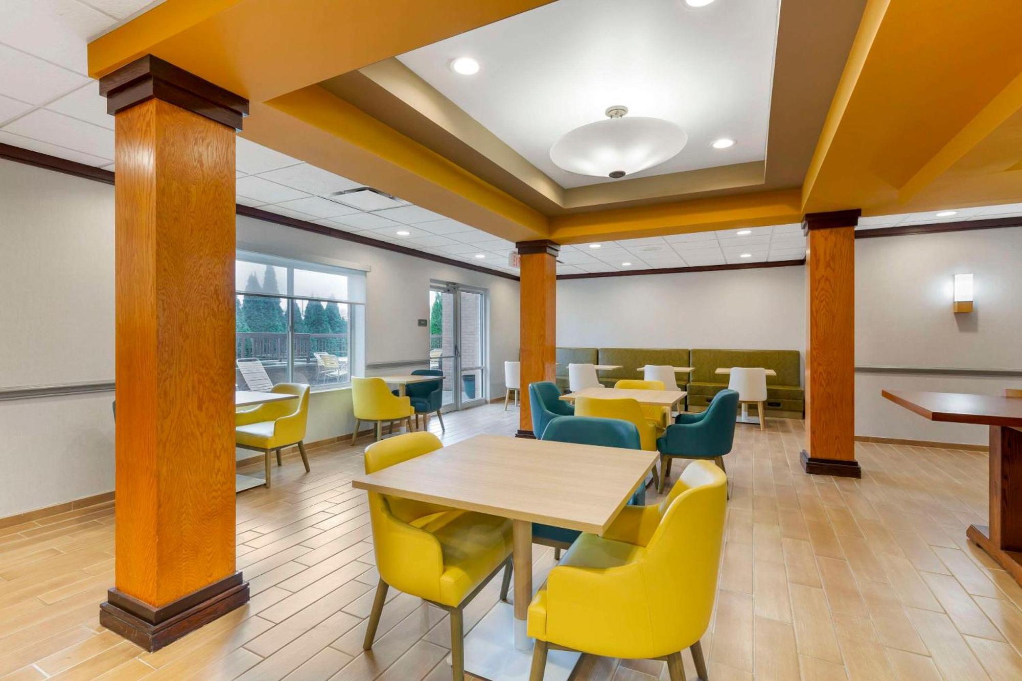 Comfort Inn & Suites Akron South Exteriér fotografie