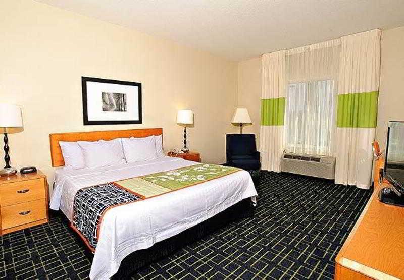 Comfort Inn & Suites Akron South Pokoj fotografie