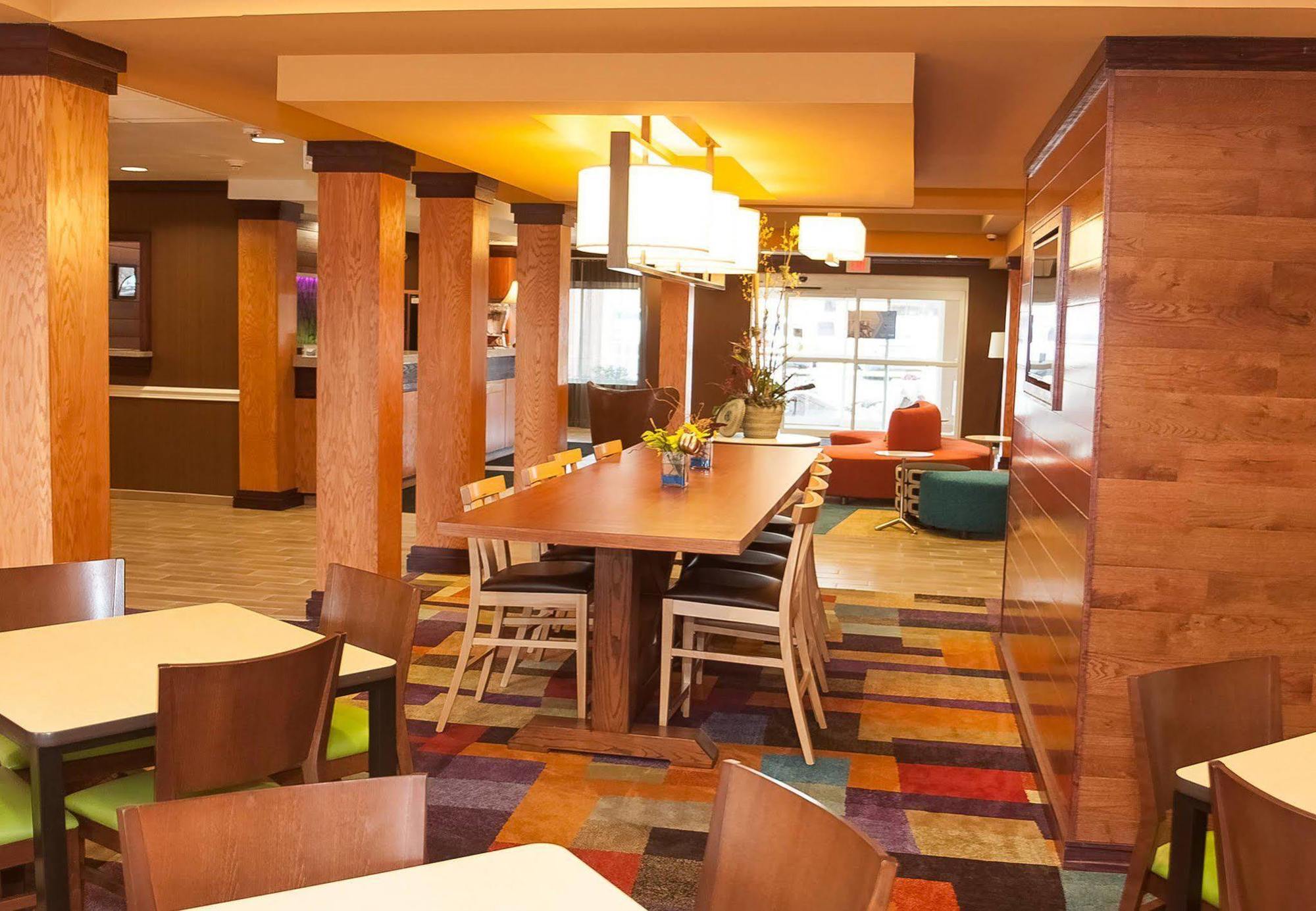 Comfort Inn & Suites Akron South Exteriér fotografie