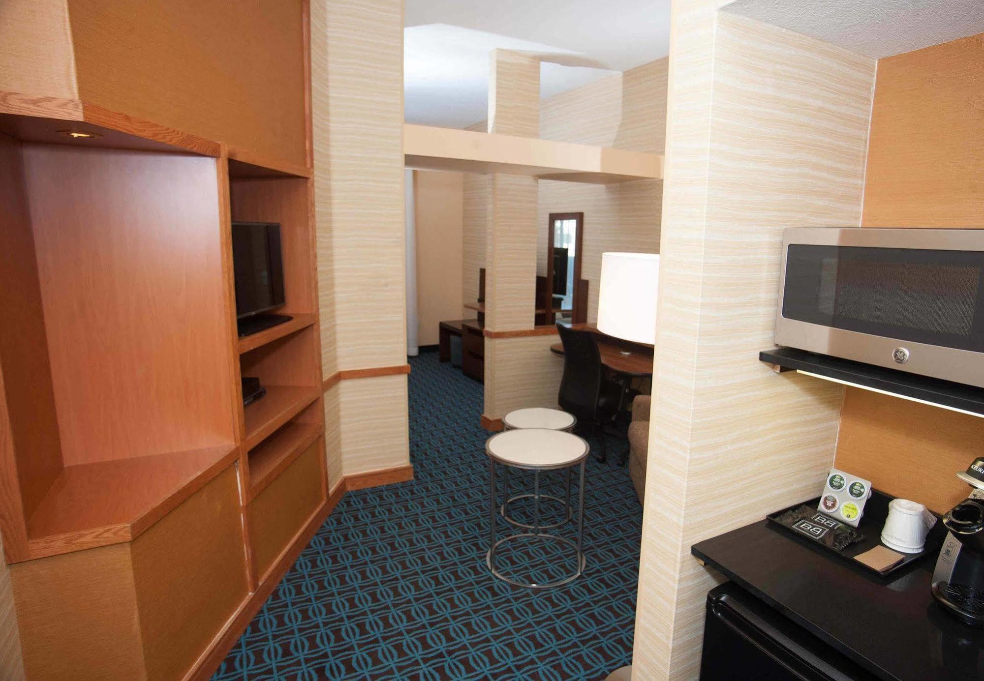 Comfort Inn & Suites Akron South Exteriér fotografie